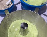 Foto langkah ke 5 dari resep Chiffon Pandan Ketan Hitam.
