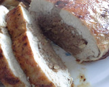 Foto del paso 7 de la receta: Pollo relleno con piñones y cebolla confitada