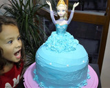 Foto del paso 7 de la receta: Pastel de princesa Elsa - Frozen