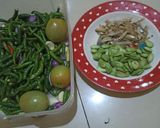 Foto langkah ke 1 dari resep Sambal petai cabe hijau.