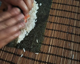 Foto del paso 5 de la receta: Hoy toca sushi🍱🍣🍤
