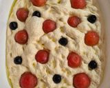 Foto del paso 3 de la receta: FOCACCIA🌿🍅Con Uchuvas🫒 y Más...!