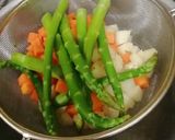 Foto del paso 19 de la receta: Medallones de res sellados con salsa holandesa y verduras al vapor