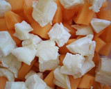 Foto del paso 1 de la receta: Ensalada de melón y queso de cabra
