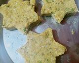 A picture of step 4 of Cheesy cauliflower fritters.
