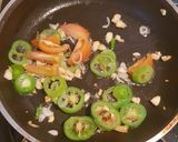 Foto langkah ke 2 dari resep Tumis tauge cabe gendot pedas.