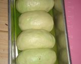 Foto langkah ke 5 dari resep Roti Kukus Pandan Isi Coklat.