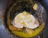 A picture of step 1 of Raw Papaya Fish Miso Soup.
