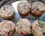 A picture of step 3 of Leftover Idli Cutlets.