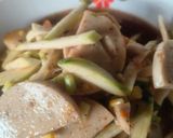 รูปขั้นตอนการทำที่ 2 ของ ยำมะม่วงหมูยอ