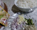 Foto langkah ke 2 dari resep Nasi Goreng Teri Rawit.