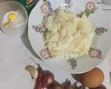 Foto langkah ke 1 dari resep Nasi Goreng Sosis Bumbu Iris.