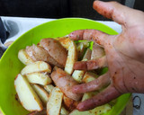 Foto del paso 4 de la receta: Papas Rusty Cage al horno y salsa de yogurt