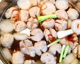 Hình bước làm 2 của món Nui Nấu Sườn + Bò Viên