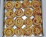 Foto langkah ke 4 dari resep Pizza Rolls.