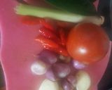 Foto langkah ke 1 dari resep Asem Asem Tuna daun Kedondong Segar.