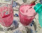 A picture of step 2 of Strawberry-Pomegranate Mojito.
