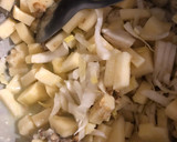 Foto del paso 4 de la receta: 208. Barquitas de endibias rellenas de manzana y nueces con salsa de roquefort (entrante ensalada)