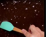 A picture of step 5 of Easy Fudge Brownies.