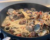 Foto del passaggio 10 della ricetta Spaghetti alle Vongole