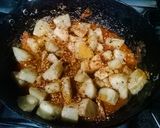 A picture of step 7 of Fry Aalo byngan ki bhaji.