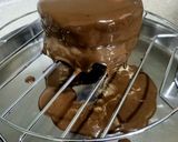 A picture of step 6 of Ice-Cream Cake.