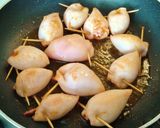 Foto del paso 11 de la receta Chipirones rellenos de sobrasada con albóndigas de pollo