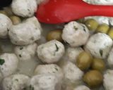 صورة لخطوة 2 من وصفة كريات الدجاج بالزيتون
