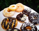 Foto langkah ke 6 dari resep Donat maizena empuk.