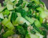 Foto langkah ke 3 dari resep Tumis pokcoy bawang putih.