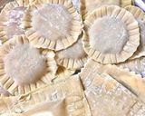 รูปขั้นตอนการทำที่ 5 ของ RAVIOLI USING DUMPLING WRAPPERS | ราวีโอลี่ขนมจีบ (ใช้เกี๊ยวห่อ)