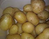 A picture of step 1 of Pot roast potatoes.