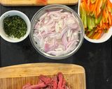 Foto del paso 2 de la receta: Lomo saltado