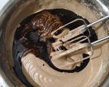 Foto langkah ke 4 dari resep Brownies Kukus Lapis Keju.