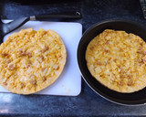 Foto del paso 1 de la receta: Tortilla de patatas y chorizo rellena con morcilla de Burgos y queso