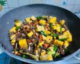 Foto langkah ke 7 dari resep Tumis tahu mix daging giling.