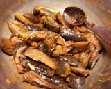 Foto del paso 9 de la receta: Berenjenas baby en mojo picante