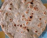 A picture of step 2 of Sunflower seeds Roti-Open Salad wraps.