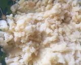 A picture of step 1 of Potato sandwich in sandwich maker.