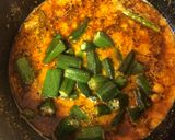 A picture of step 5 of Dahi Bhindi.