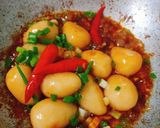 Hình bước làm 4 của món Trứng cút kho tiêu