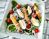 Foto del paso 4 de la receta: Ensalada de espinacas con cherry, pollo y huevo
