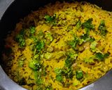 A picture of step 4 of Matar rice.