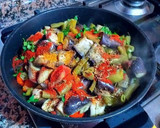 Foto del paso 5 de la receta: Habas tiernas orgánicas con berenjenas, pimiento rojo al vapor