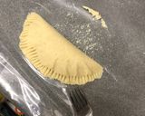 Foto del paso 3 de la receta: Empanada pollo reciclada rastafarie