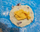 Foto langkah ke 7 dari resep Cranberry Cheese Bread (Tanpa Telur).