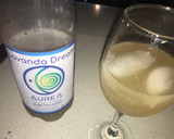 Foto del paso 1 de la receta: Cóctel lavanda dream con jugo de cerezas