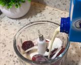 Foto langkah ke 2 dari resep Strawberry 🍓 Milkshake ala Cafe.