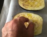Foto del passaggio 1 della ricetta Coda di rospo con crema di melanzane e porro fritto