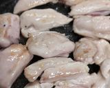 Foto del paso 1 de la receta: Solomillos de pollo con salsa de roquefort y vino blanco